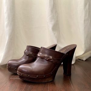 Tribeca Kenneth Cole clogs, mules